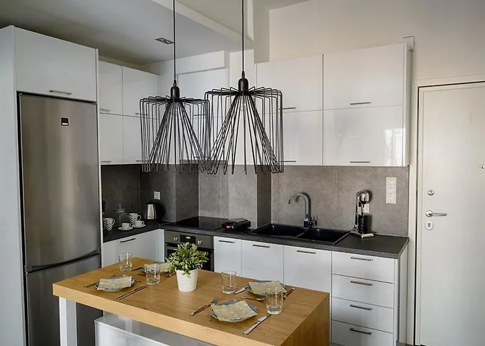Alpinia N Lotus Apts. דירה *