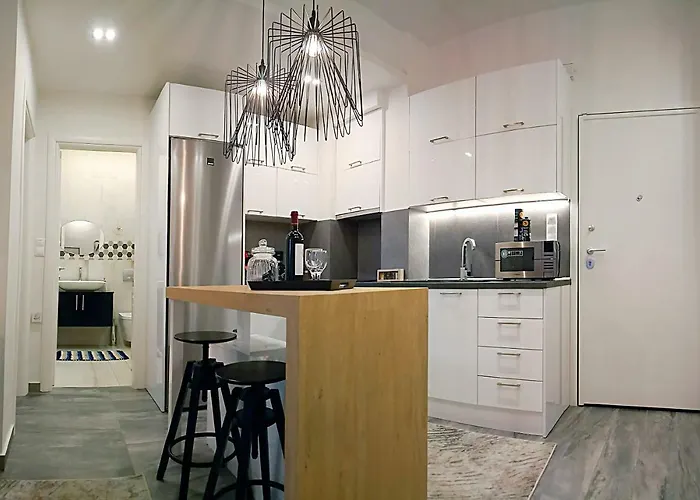 Alpinia N Lotus Apts. דירה