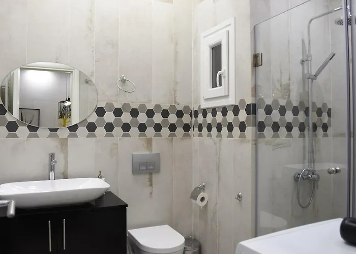 Alpinia N Lotus Apts. דירה *