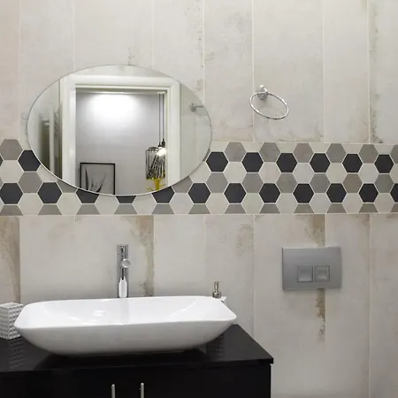 דירה Alpinia N Lotus Apts.