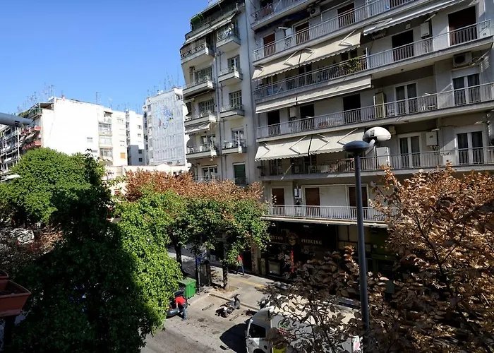 Alpinia N Lotus Apts. テッサロニキ